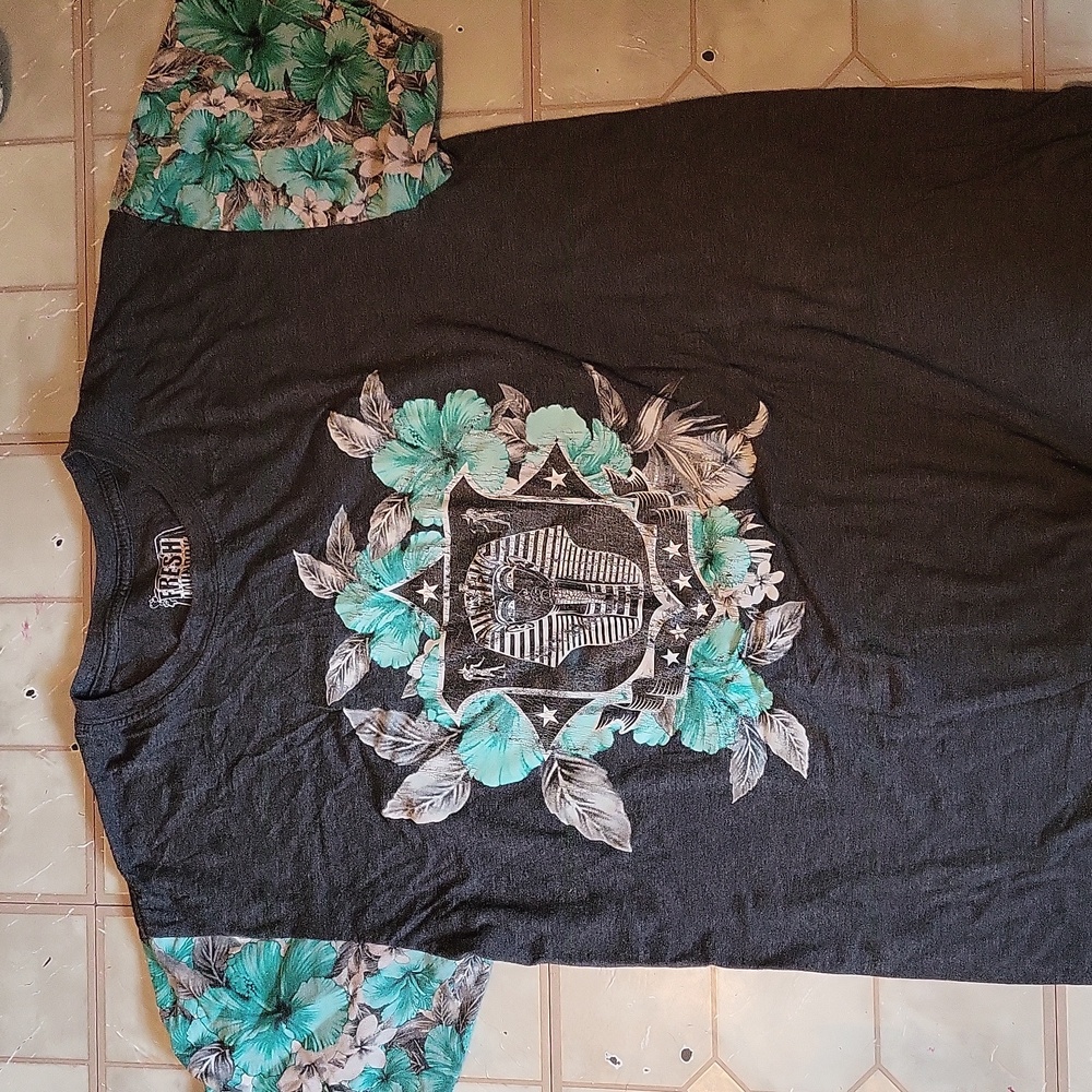 Blue-Green Leef Graphic Tee